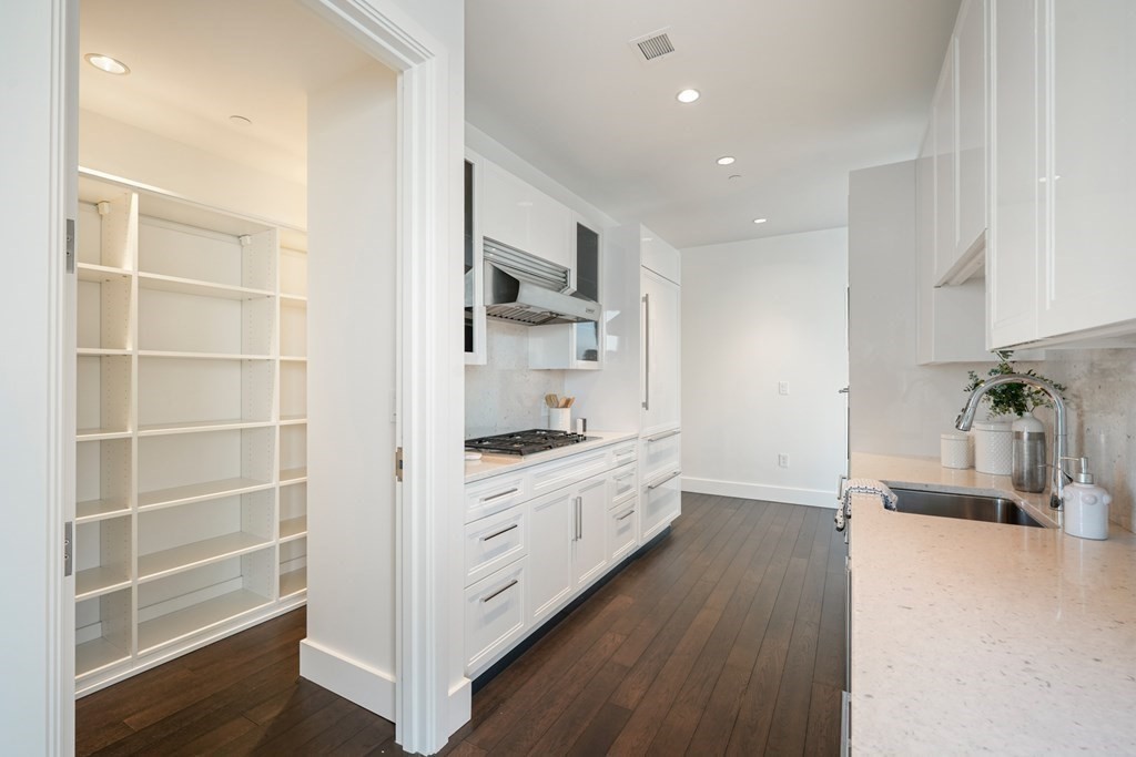 22 Liberty Drive, Unit 7A Boston, MA 02210 - Photo 24 of 31