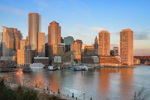 a view of ocean with city view