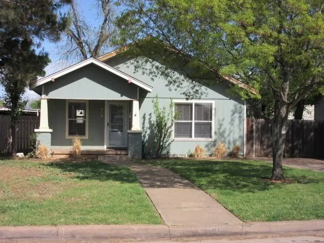 $1,695 | 909 Vine Street, Abilene, TX 79602