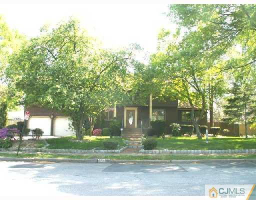 573 New Dover Road Iselin, NJ 08830 - Photo 1 of 8