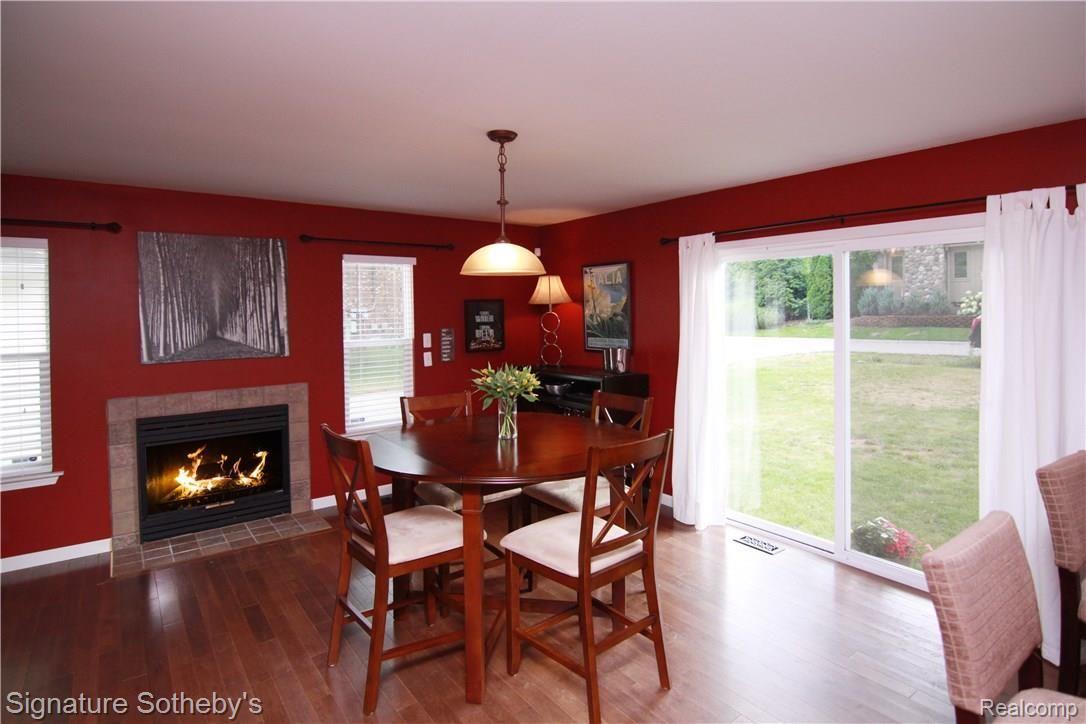 409 1st Street Rochester, MI 48307 - Photo 4 of 27 IMG_1038-r.jpg