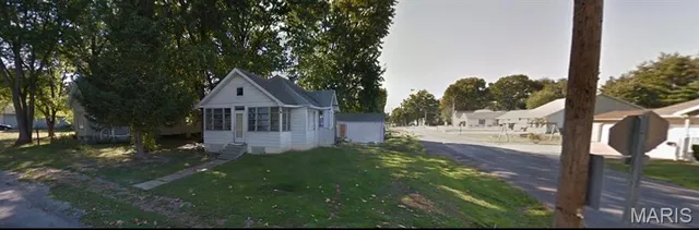 $34,900 | 702 Mayo Street, Carlinville, IL 62626