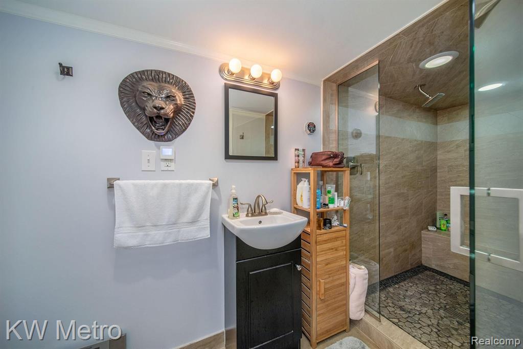 2864 Grant Road Rochester Hills, MI 48309 - Photo 17 of 39
