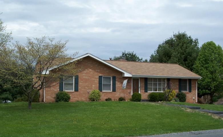 4735 Huntridge Road Roanoke, VA 24012 - Photo 1 of 21 Front View