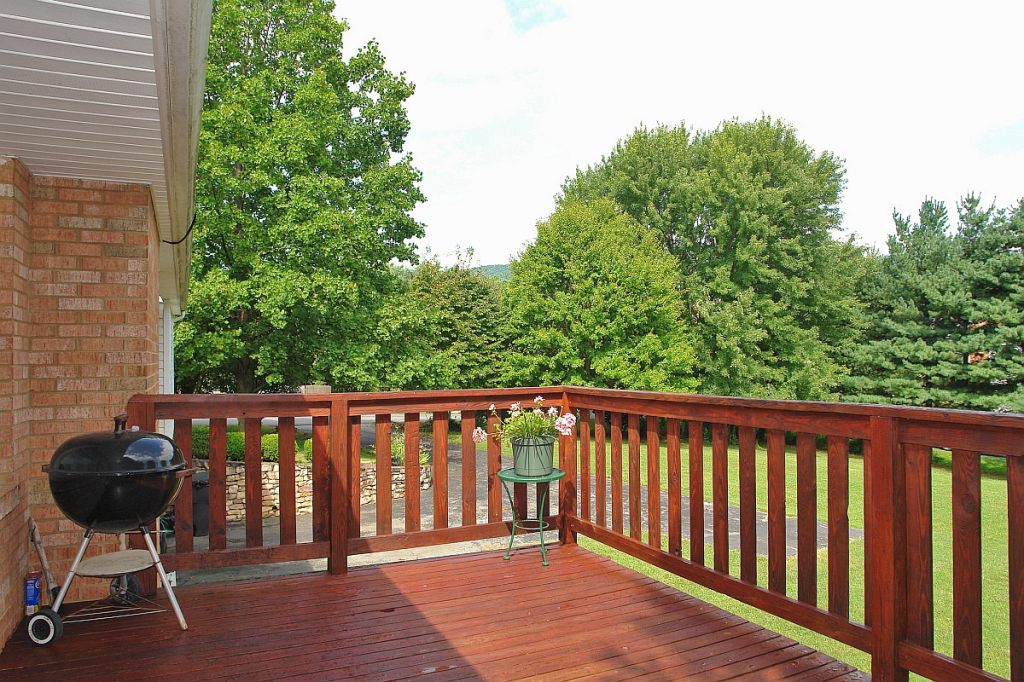 4735 Huntridge Road Roanoke, VA 24012 - Photo 12 of 21 11
