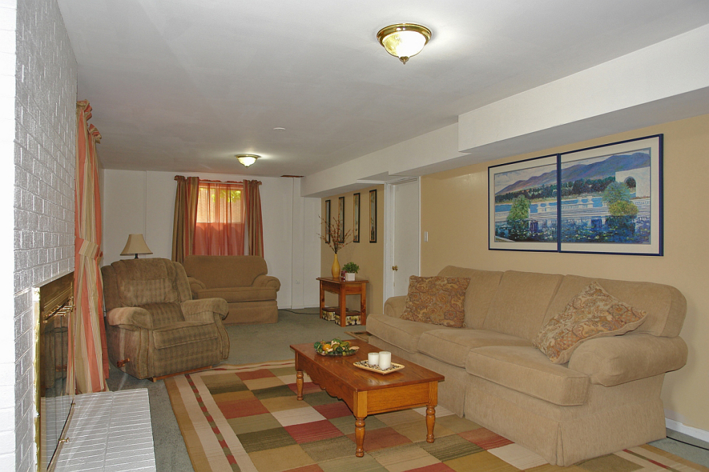 4735 Huntridge Road Roanoke, VA 24012 - Photo 15 of 21 14
