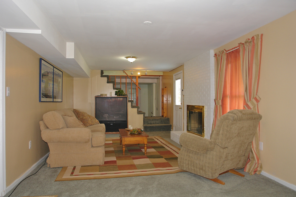 4735 Huntridge Road Roanoke, VA 24012 - Photo 16 of 21 15