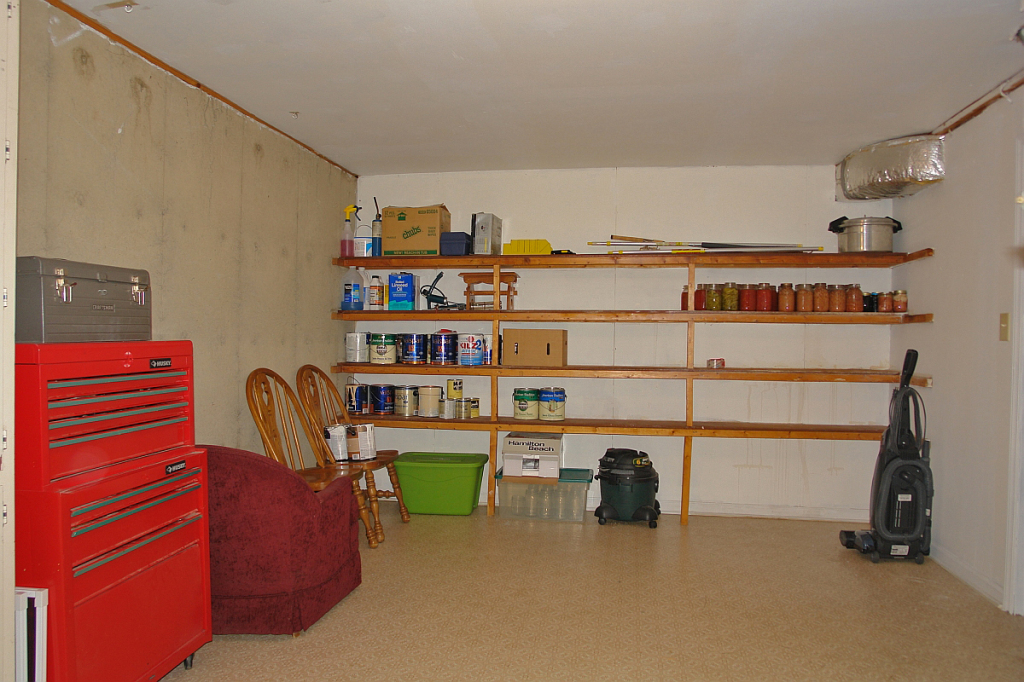 4735 Huntridge Road Roanoke, VA 24012 - Photo 17 of 21 16