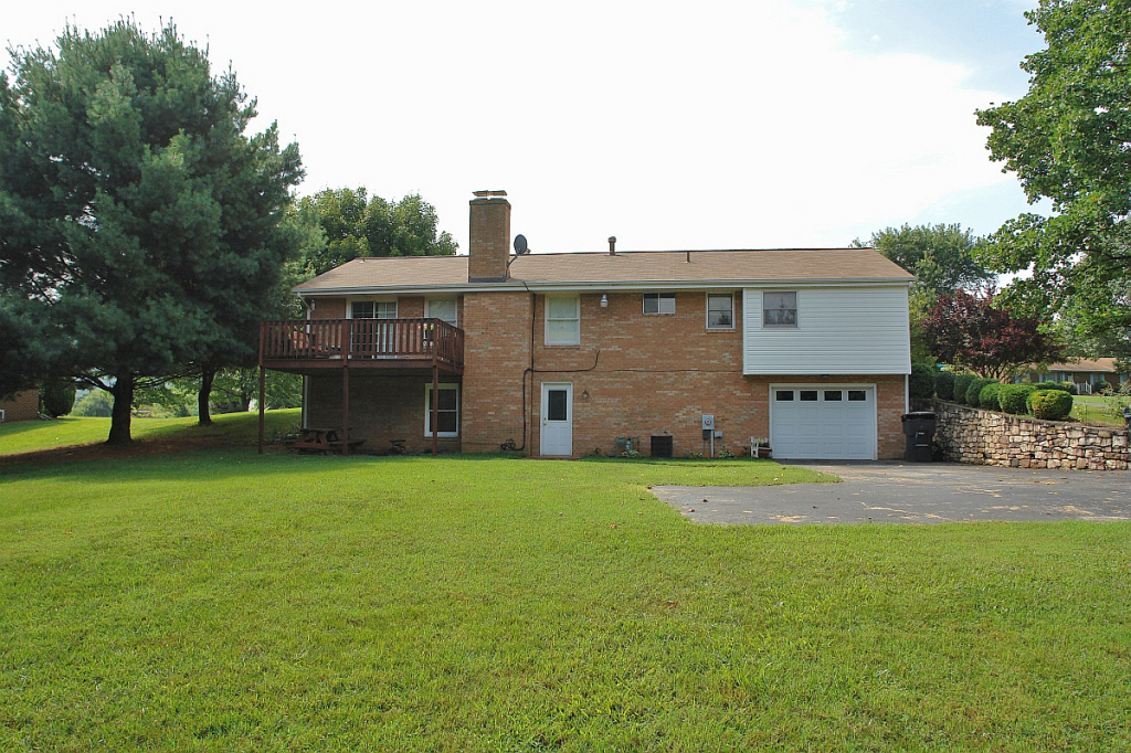 4735 Huntridge Road Roanoke, VA 24012 - Photo 19 of 21 18