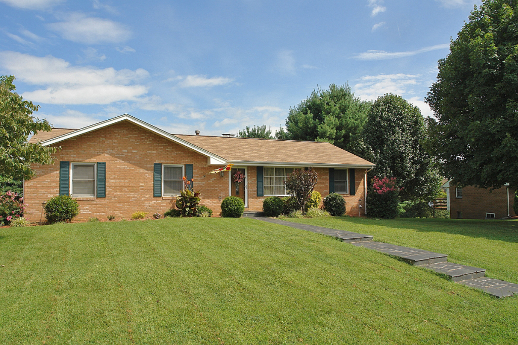 4735 Huntridge Road Roanoke, VA 24012 - Photo 21 of 21 20