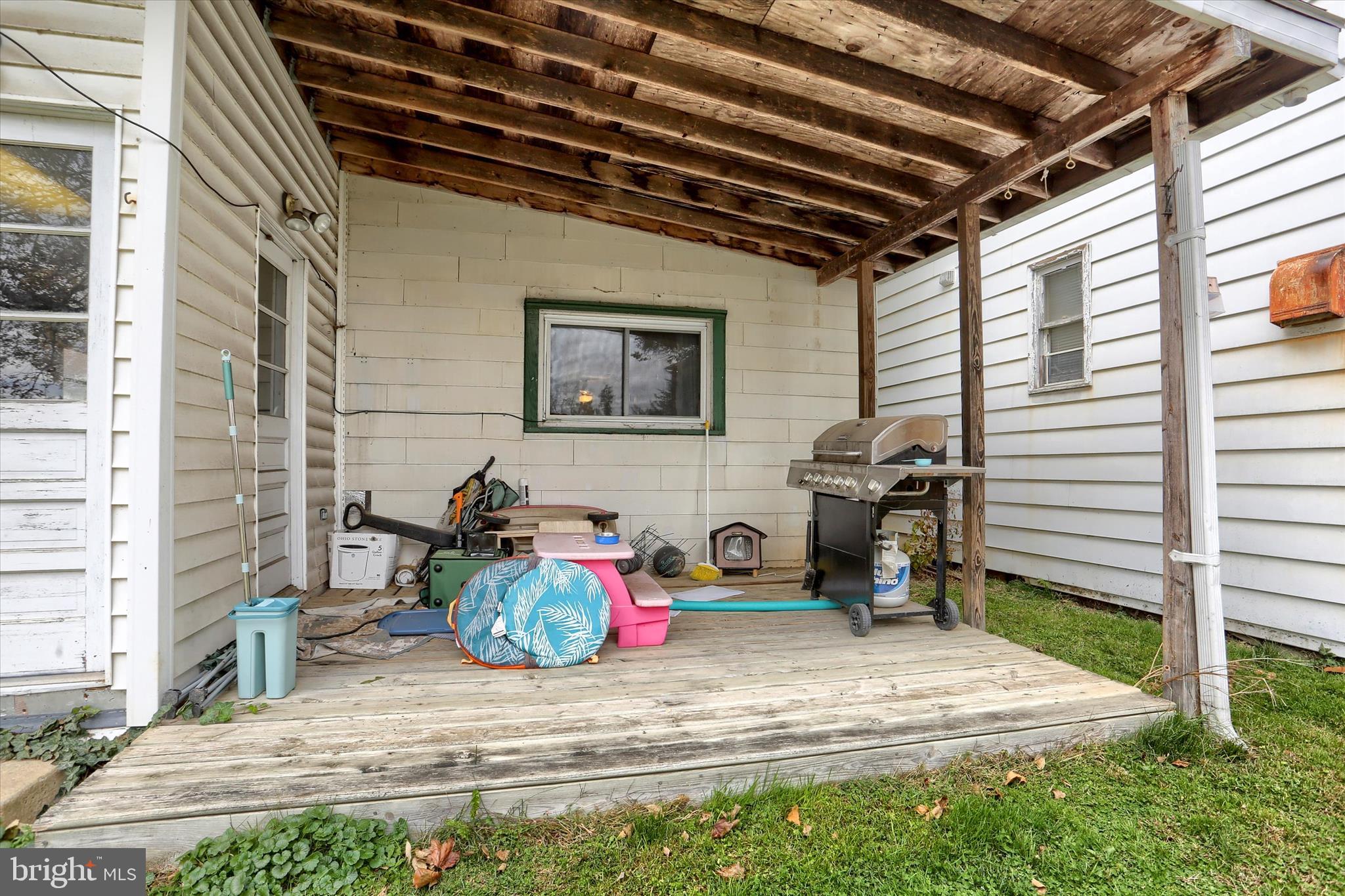 1110 Main Street Harrisburg, PA 17113 - Photo 29 of 37 a storage room with furniture