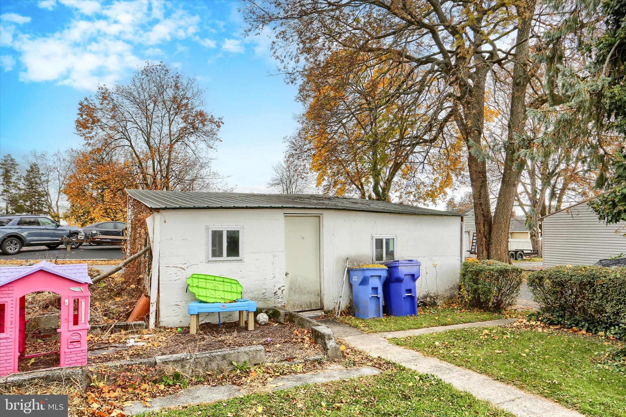 1110 Main Street Harrisburg, PA 17113 - Photo 30 of 37 a view of a chair and table in backyard of the house