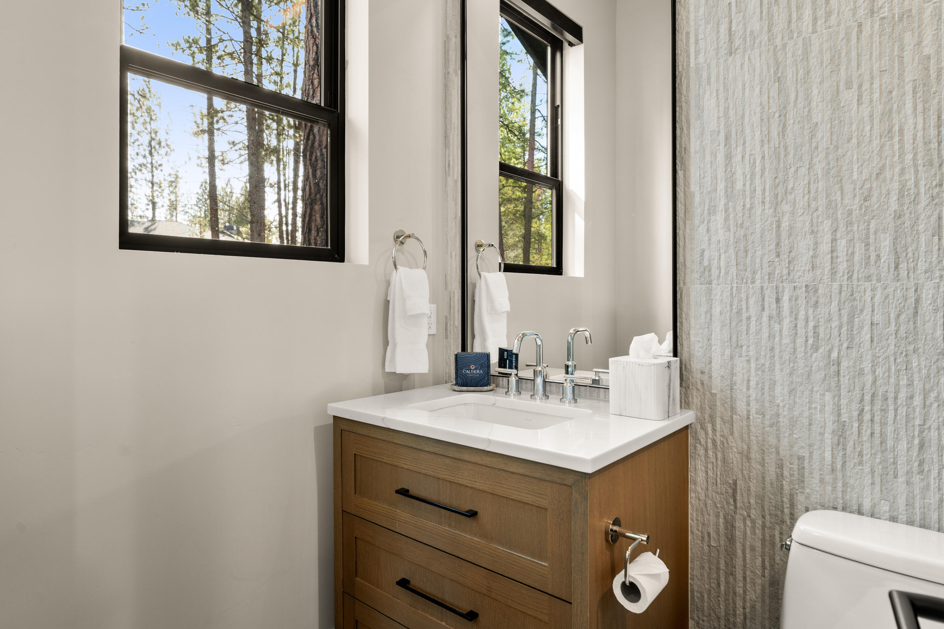 56350 Mirror Rock Loop, Unit 360 Bend, OR 97707 - Photo 28 of 86 20-Bathroom
