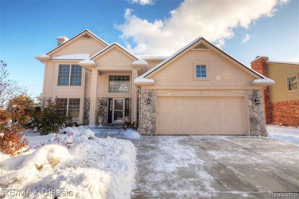 1014 Pointe Pl Boulevard Rochester, MI 48307 - Photo 1 of 80