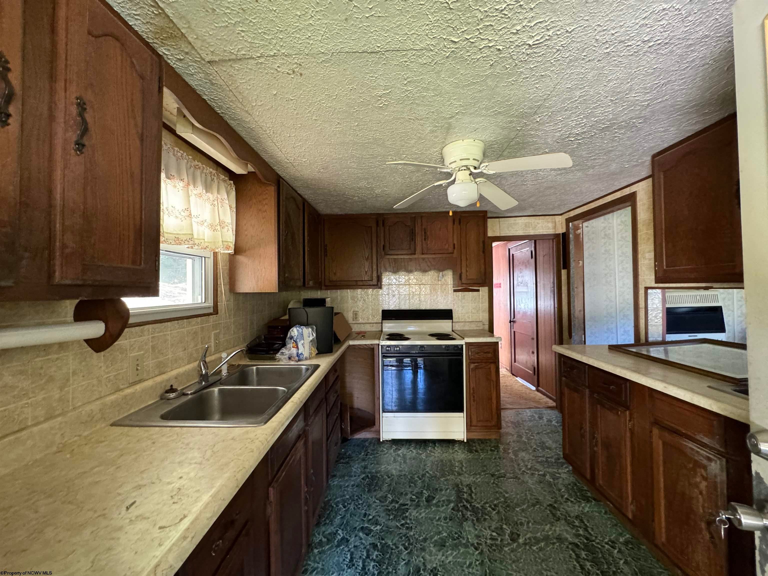 259 Jesse's Run Road Fairview, WV 26570 - Photo 5 of 22 Gallery Image 5