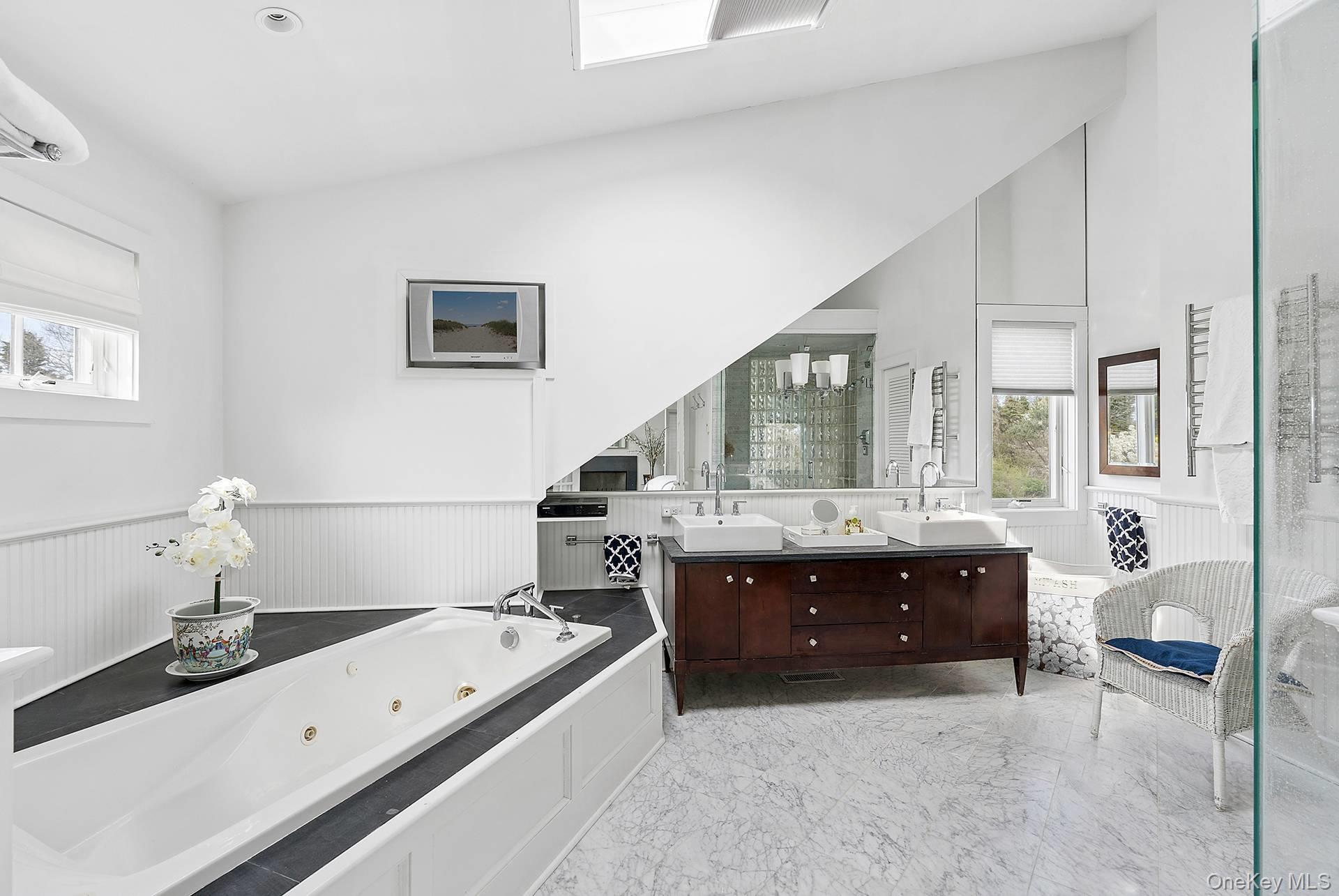 59 Farm Field Road Bridgehampton, NY 11932 - Photo 16 of 21