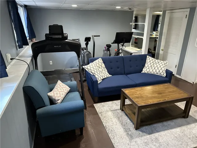 $469,000 | 134 Blue Hill Drive, Warwick, RI 02886