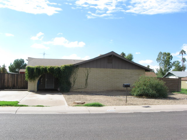 3333 West Gary Road Phoenix, AZ 85029 - Photo 1 of 2 Front