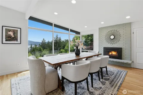 $2,775,000 | 639 West Lake Sammamish Parkway Northeast, Bellevue, WA 98008