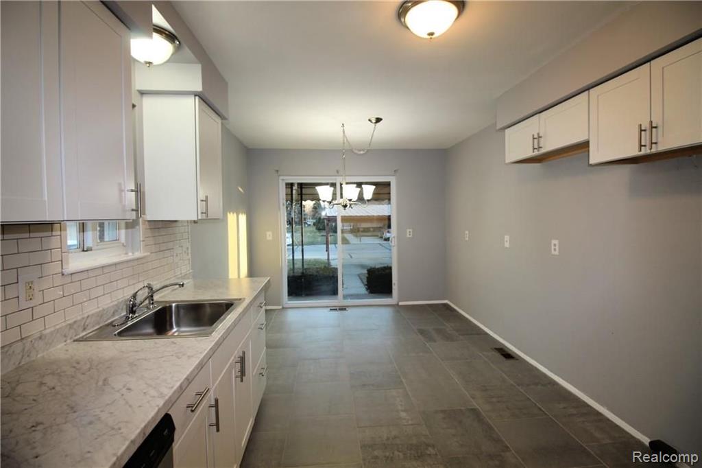 8401 18 18 Mile Road, Unit 159 Sterling Heights, MI 48313 - Photo 4 of 24