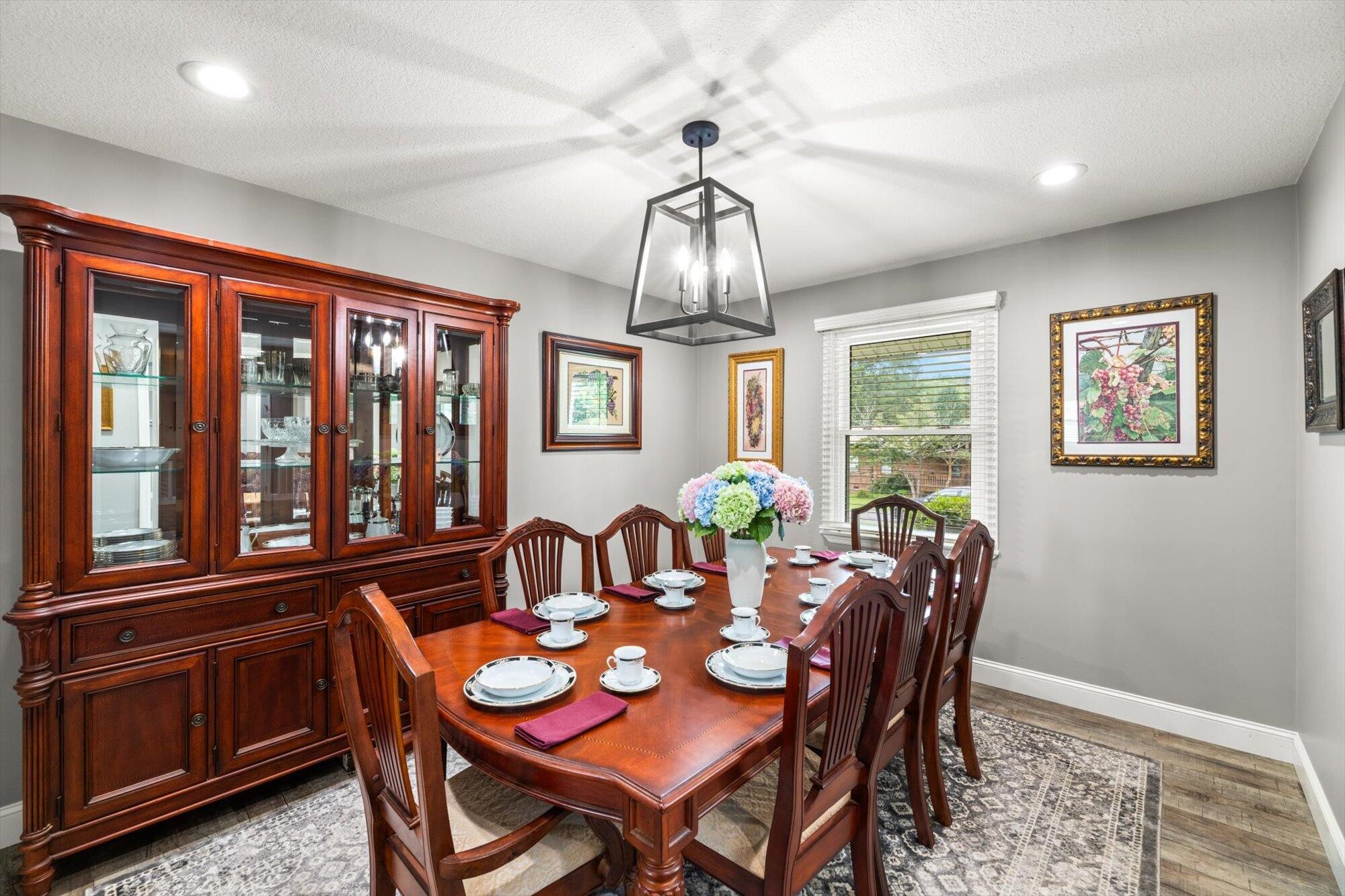 137 County Road 146 Riceville, TN 37370 - Photo 18 of 58 a dining room with furniture a chandelier and window