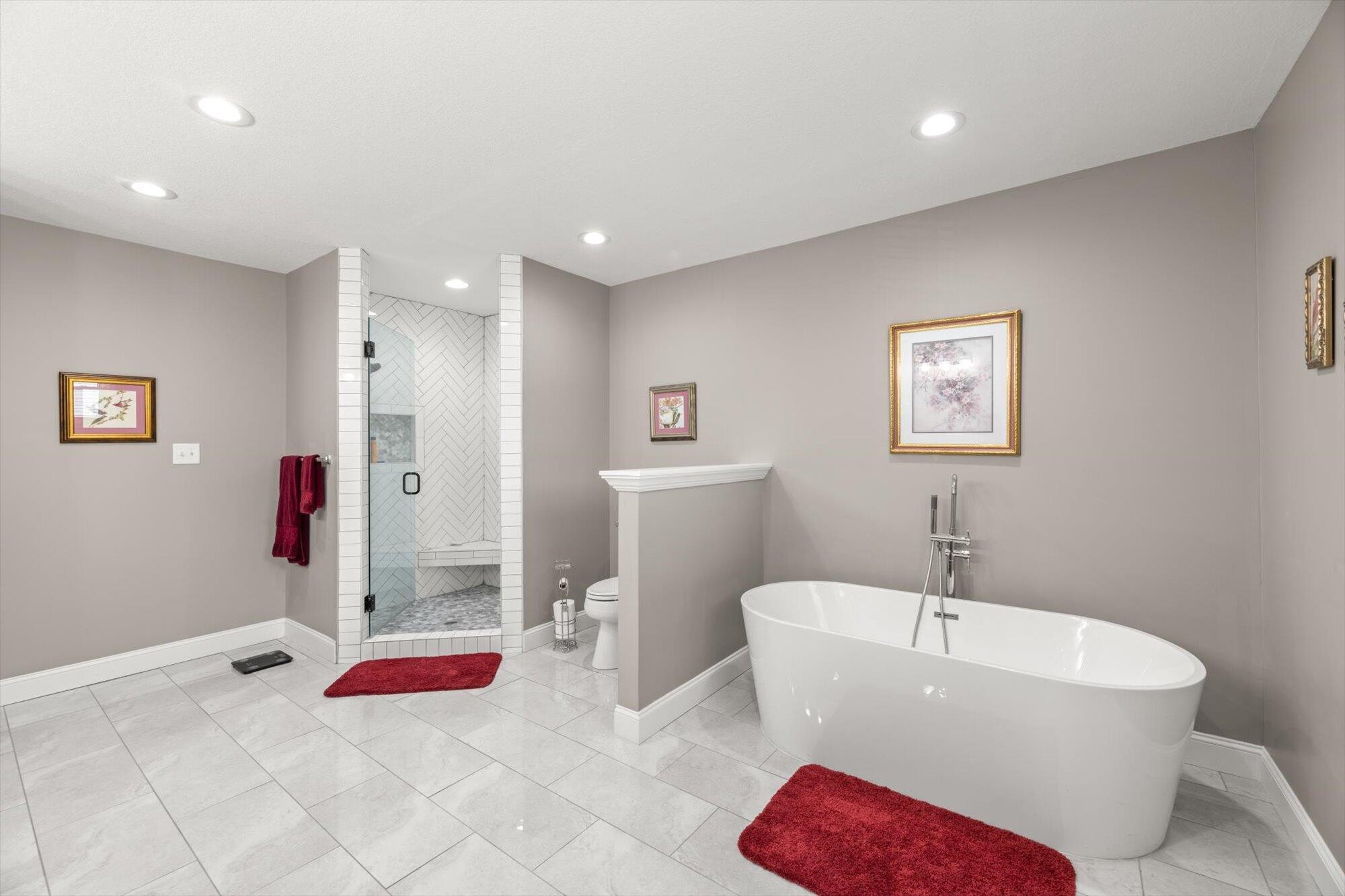 137 County Road 146 Riceville, TN 37370 - Photo 22 of 58 a spacious bathroom with a tub and shower
