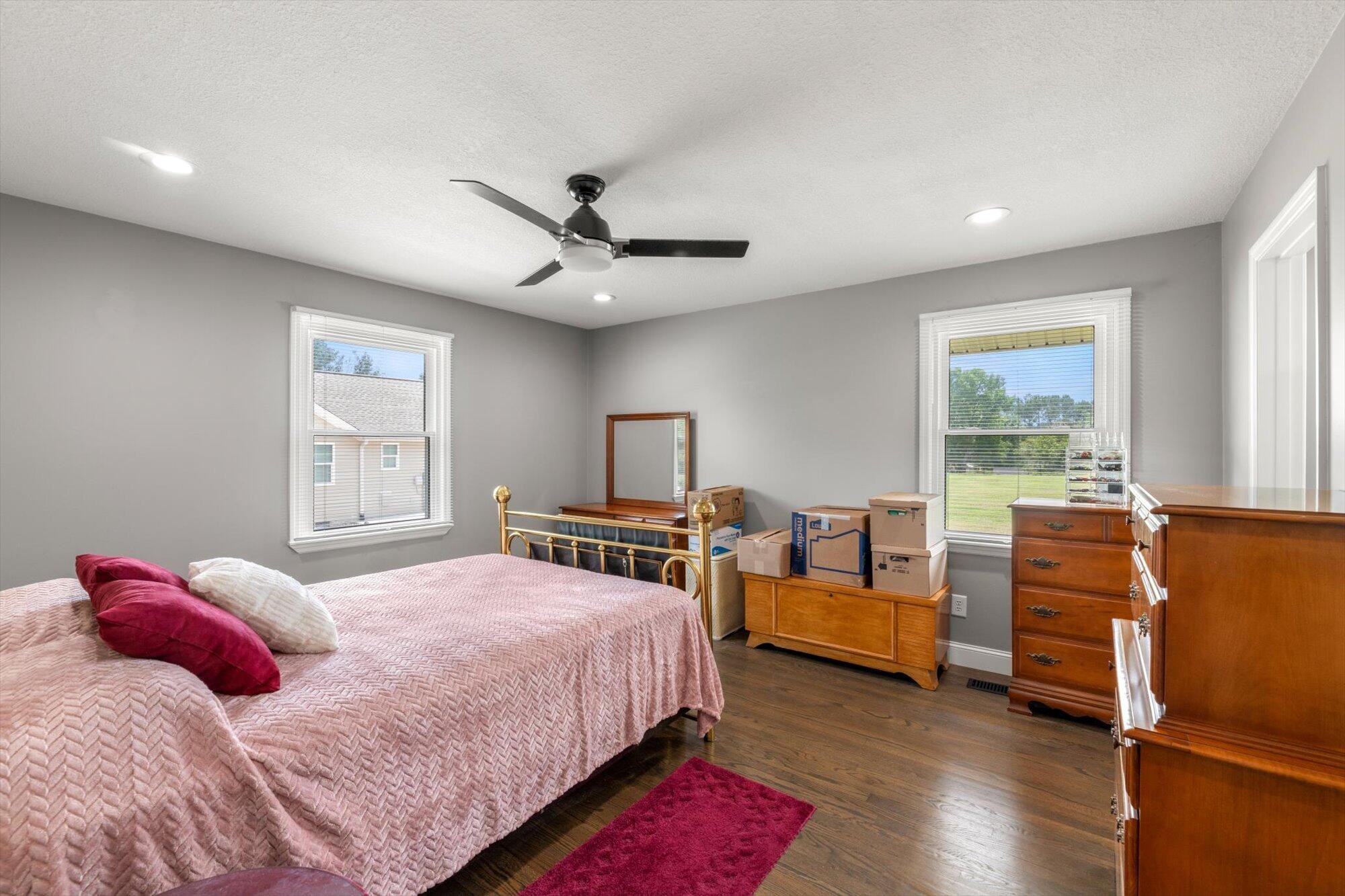 137 County Road 146 Riceville, TN 37370 - Photo 28 of 58 a bedroom with a bed and furniture