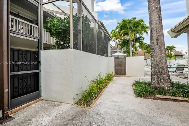 a view of a entrance gate of the house