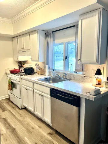 $1,775 | 103 Cove Street, Unit 2, New Haven, CT 06512