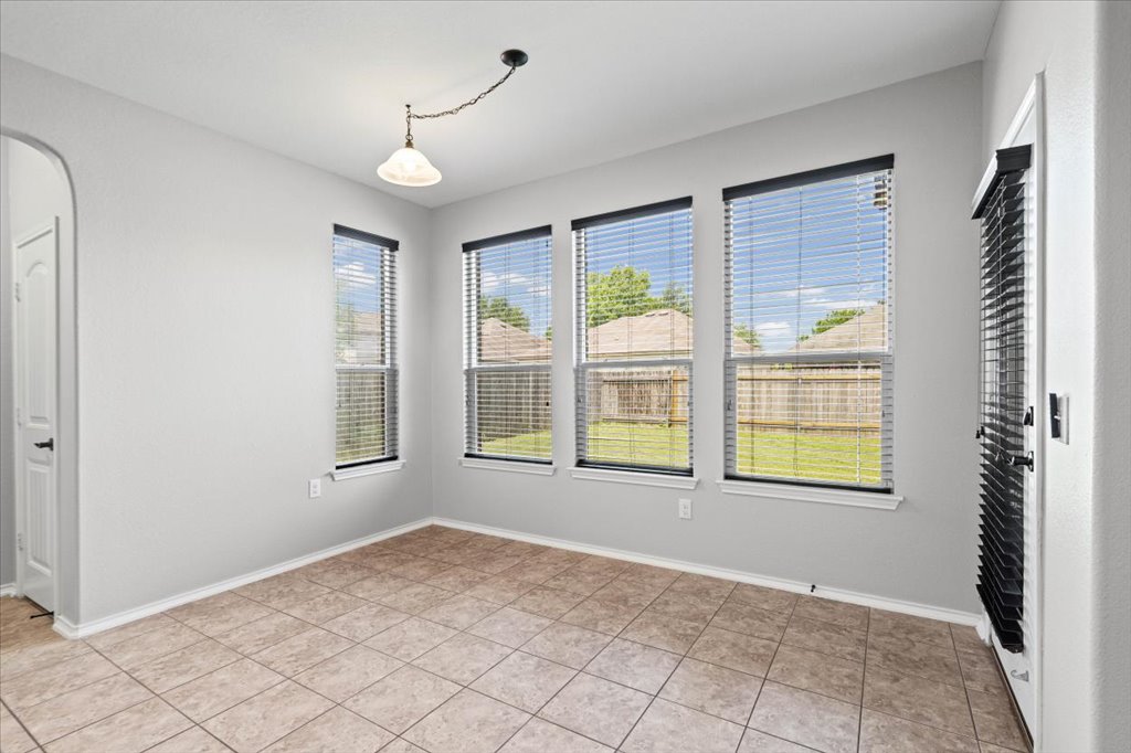 8804 Capitol View Drive Austin, TX 78747 - Photo 15 of 32 a view of an empty room with a window