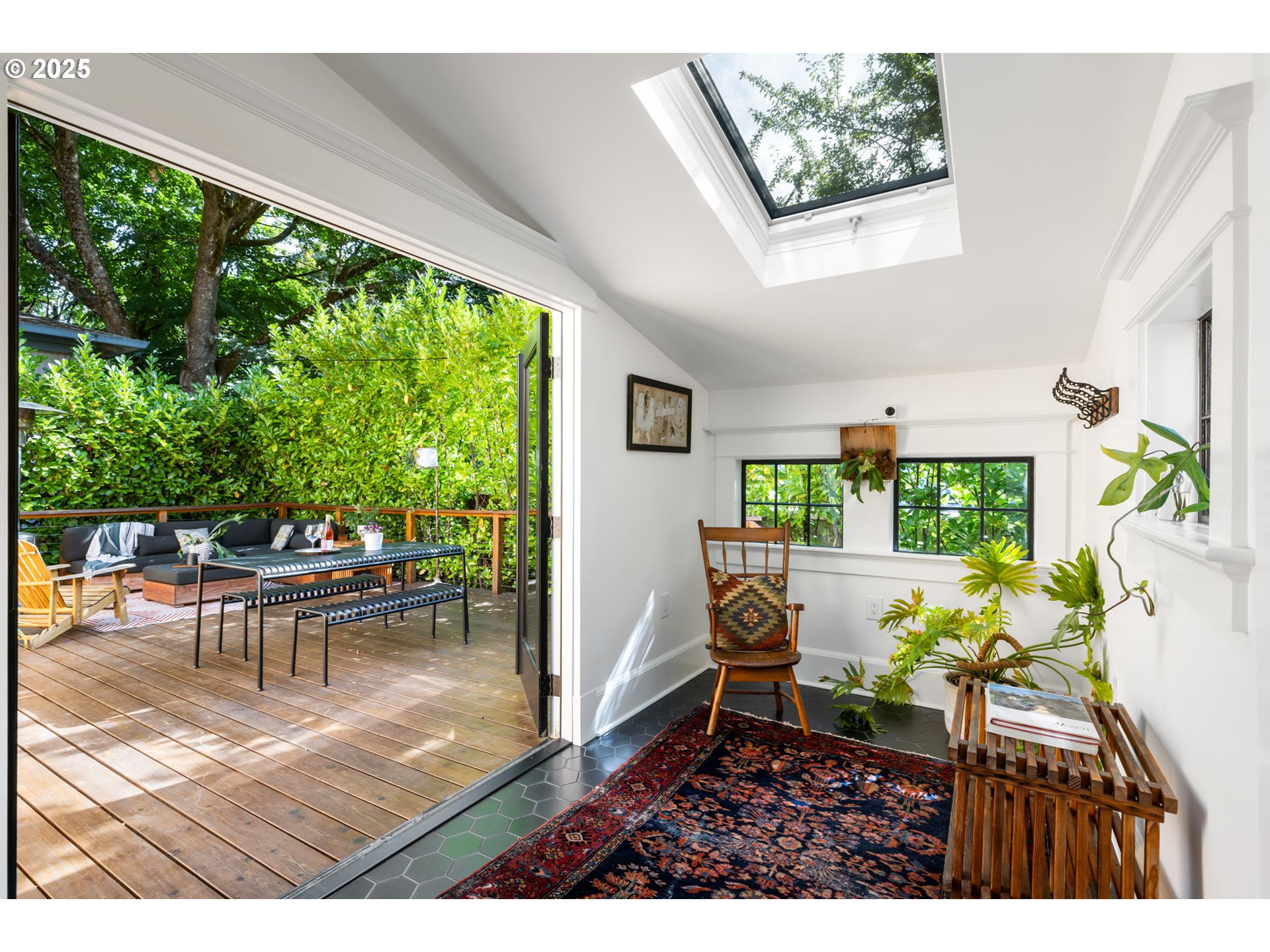 536 Southeast 17th Avenue Portland, OR 97214 - Photo 15 of 45