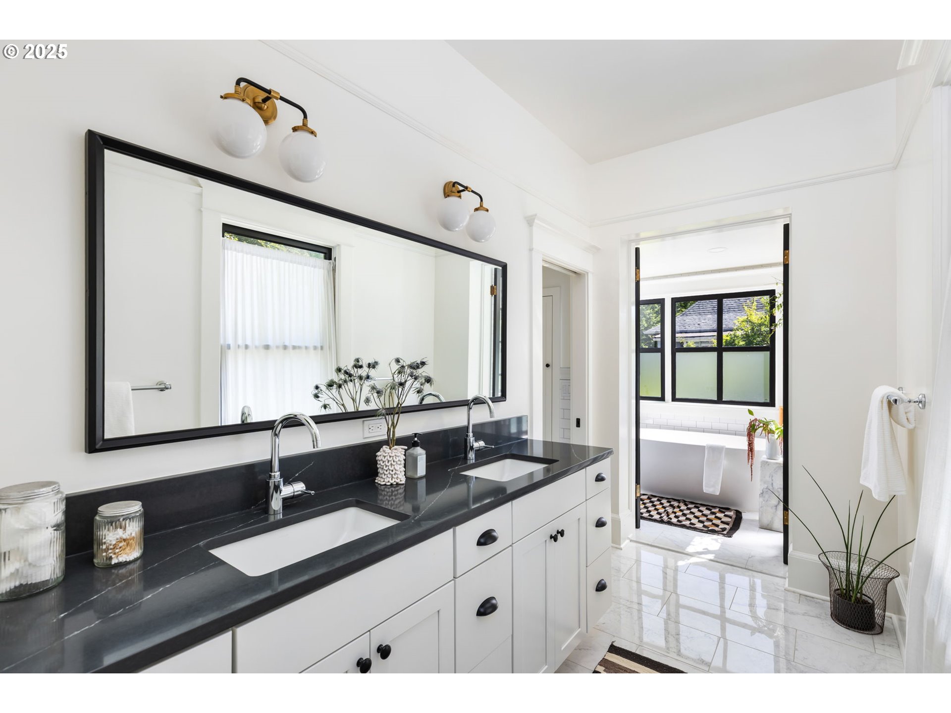 536 Southeast 17th Avenue Portland, OR 97214 - Photo 24 of 45