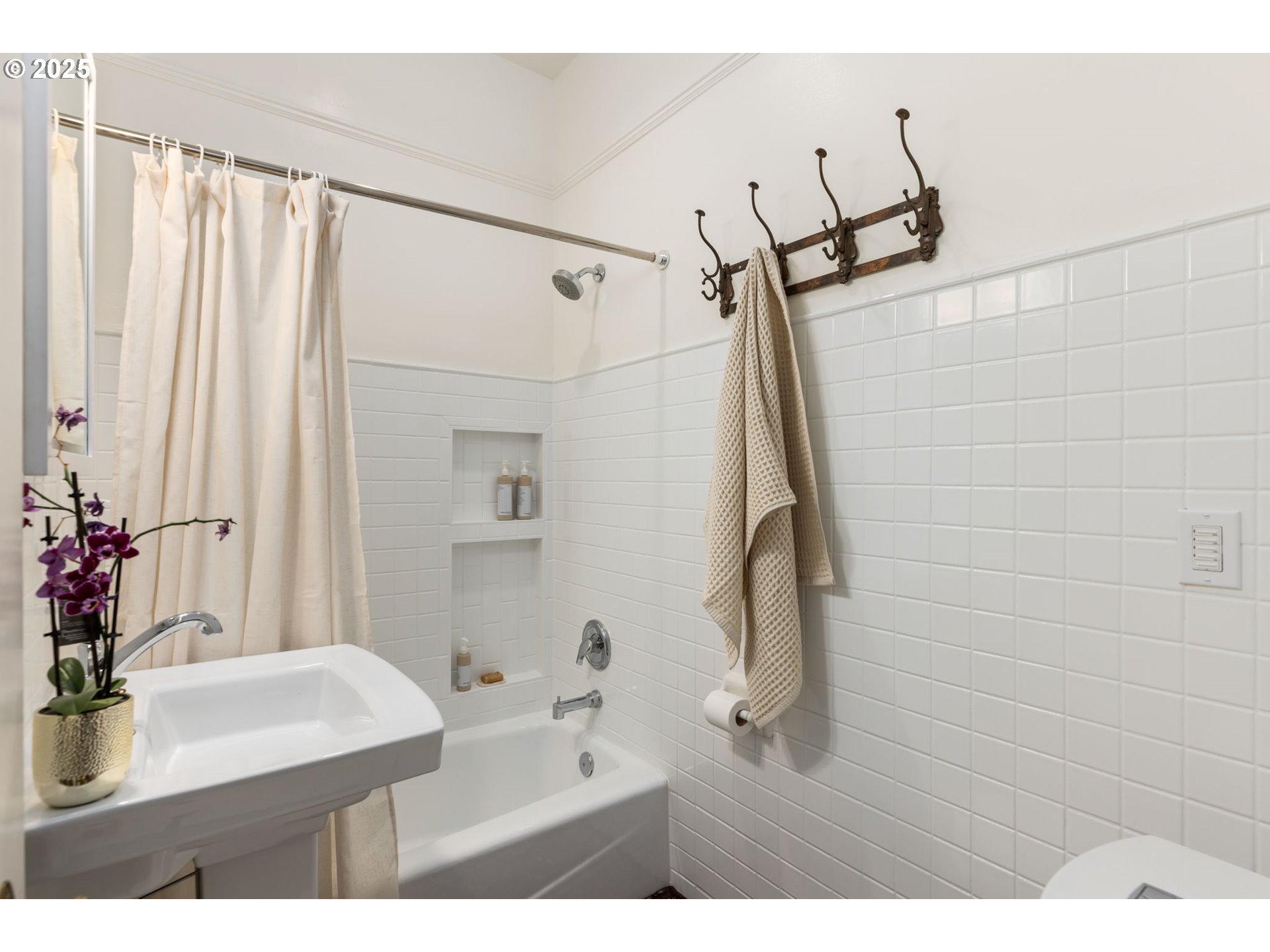 536 Southeast 17th Avenue Portland, OR 97214 - Photo 28 of 45