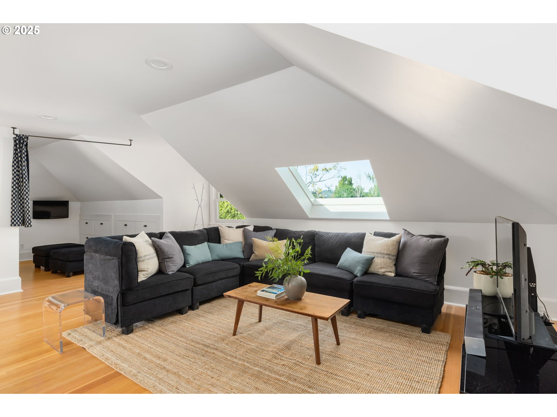 536 Southeast 17th Avenue Portland, OR 97214 - Photo 33 of 45