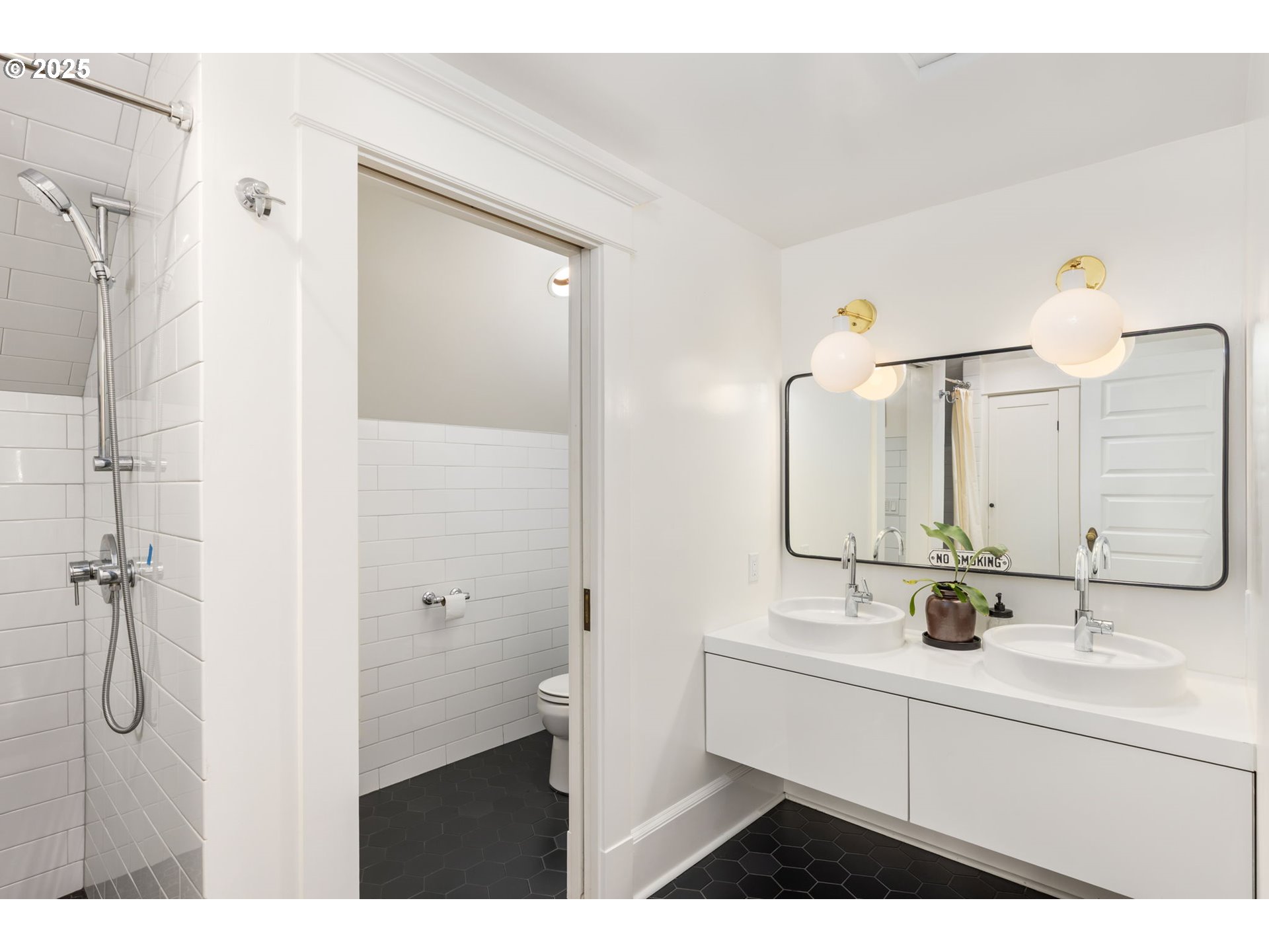 536 Southeast 17th Avenue Portland, OR 97214 - Photo 34 of 45