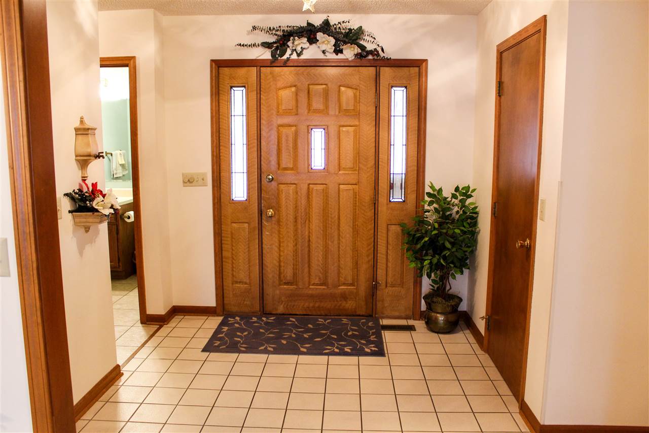 9620 Saratoga Road Fort Wayne, IN 46804 - Photo 3 of 36 Gallery Image 3