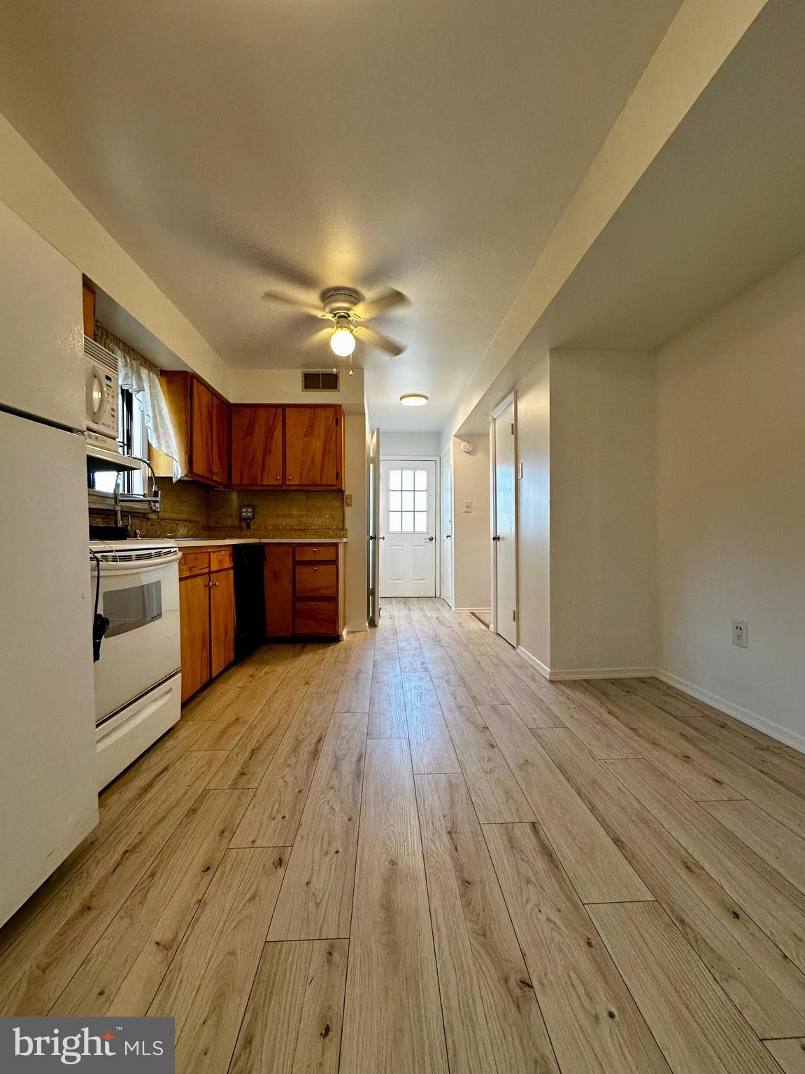606 South Glebe Road Arlington, VA 22204 - Photo 5 of 30 Gallery Image 5
