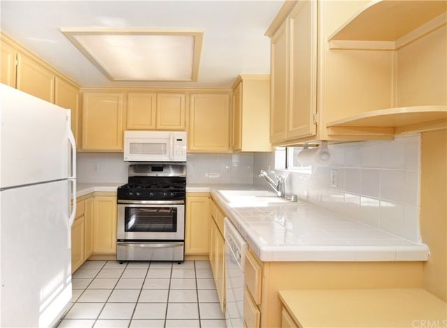 $1,672,000 | 1880 Fullerton Avenue, Costa Mesa, CA 92627