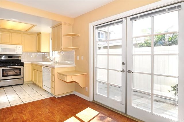 $1,672,000 | 1880 Fullerton Avenue, Costa Mesa, CA 92627