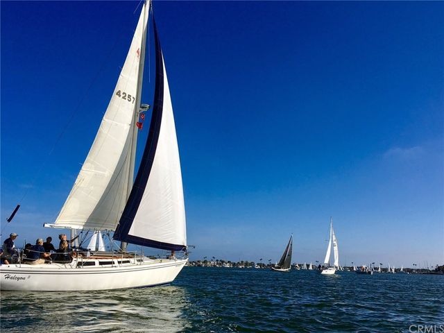 $1,672,000 | 1880 Fullerton Avenue, Costa Mesa, CA 92627