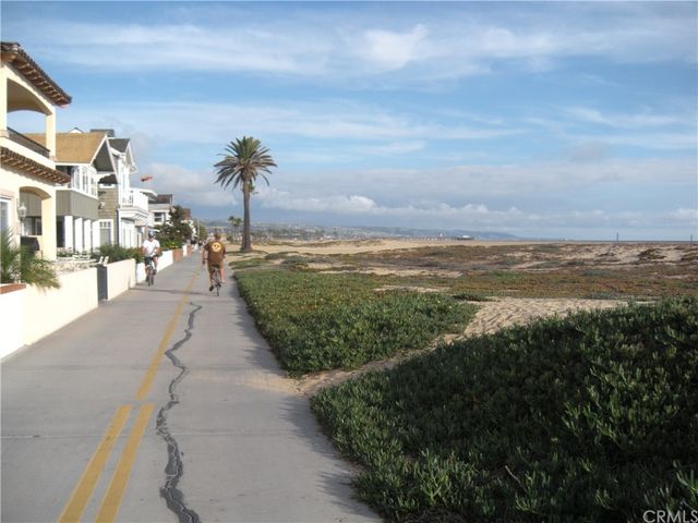 $1,672,000 | 1880 Fullerton Avenue, Costa Mesa, CA 92627