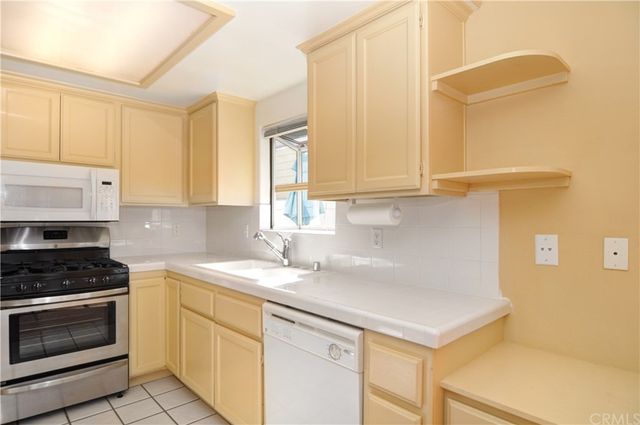 $1,672,000 | 1880 Fullerton Avenue, Costa Mesa, CA 92627