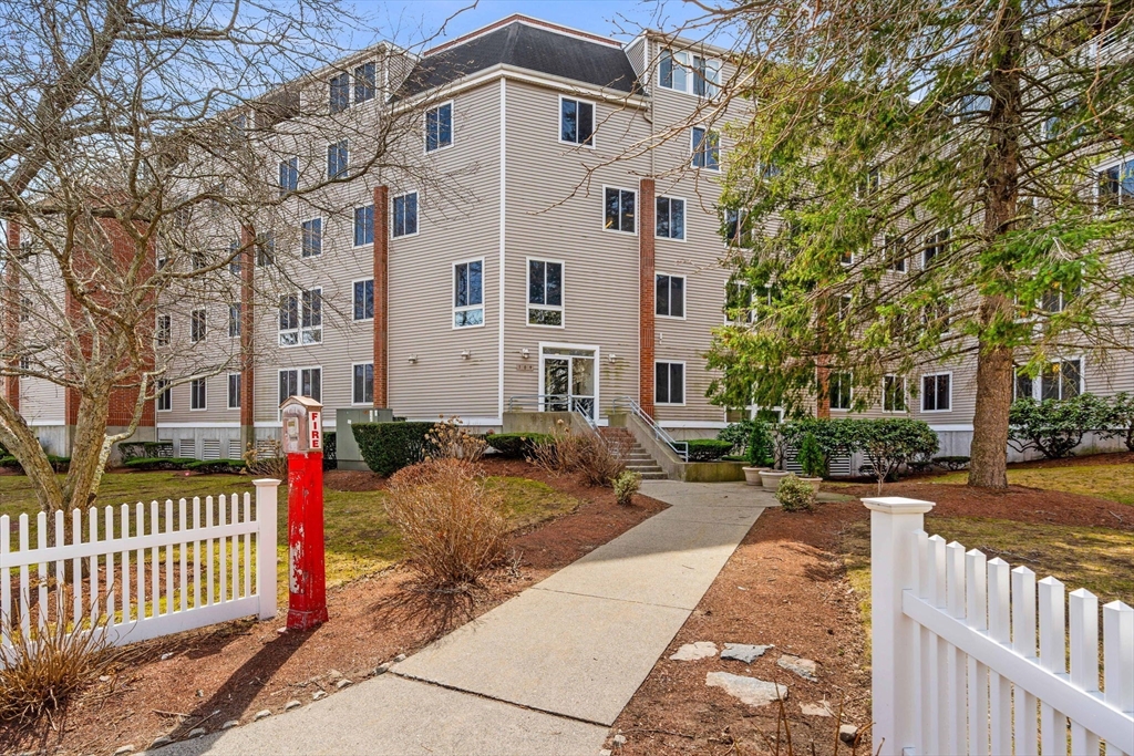 109 Water Street, Unit 404 Beverly, MA 01915 - Photo 2 of 42