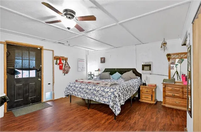 $221,000 | 17503 South 900 Road, Nevada, MO 64772