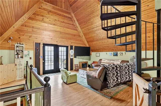 $221,000 | 17503 South 900 Road, Nevada, MO 64772