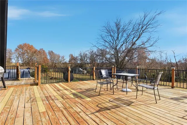 $221,000 | 17503 South 900 Road, Nevada, MO 64772