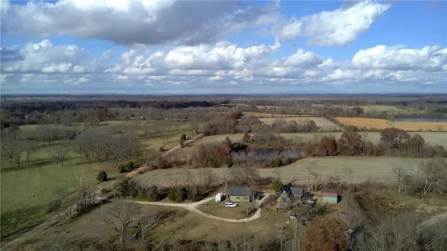 $221,000 | 17503 South 900 Road, Nevada, MO 64772