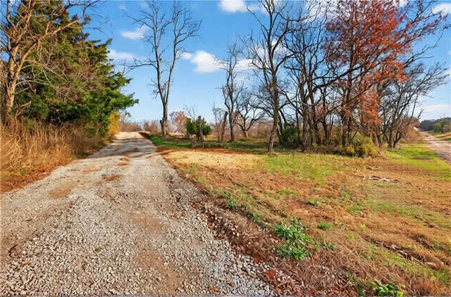 $221,000 | 17503 South 900 Road, Nevada, MO 64772