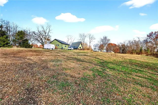 $221,000 | 17503 South 900 Road, Nevada, MO 64772