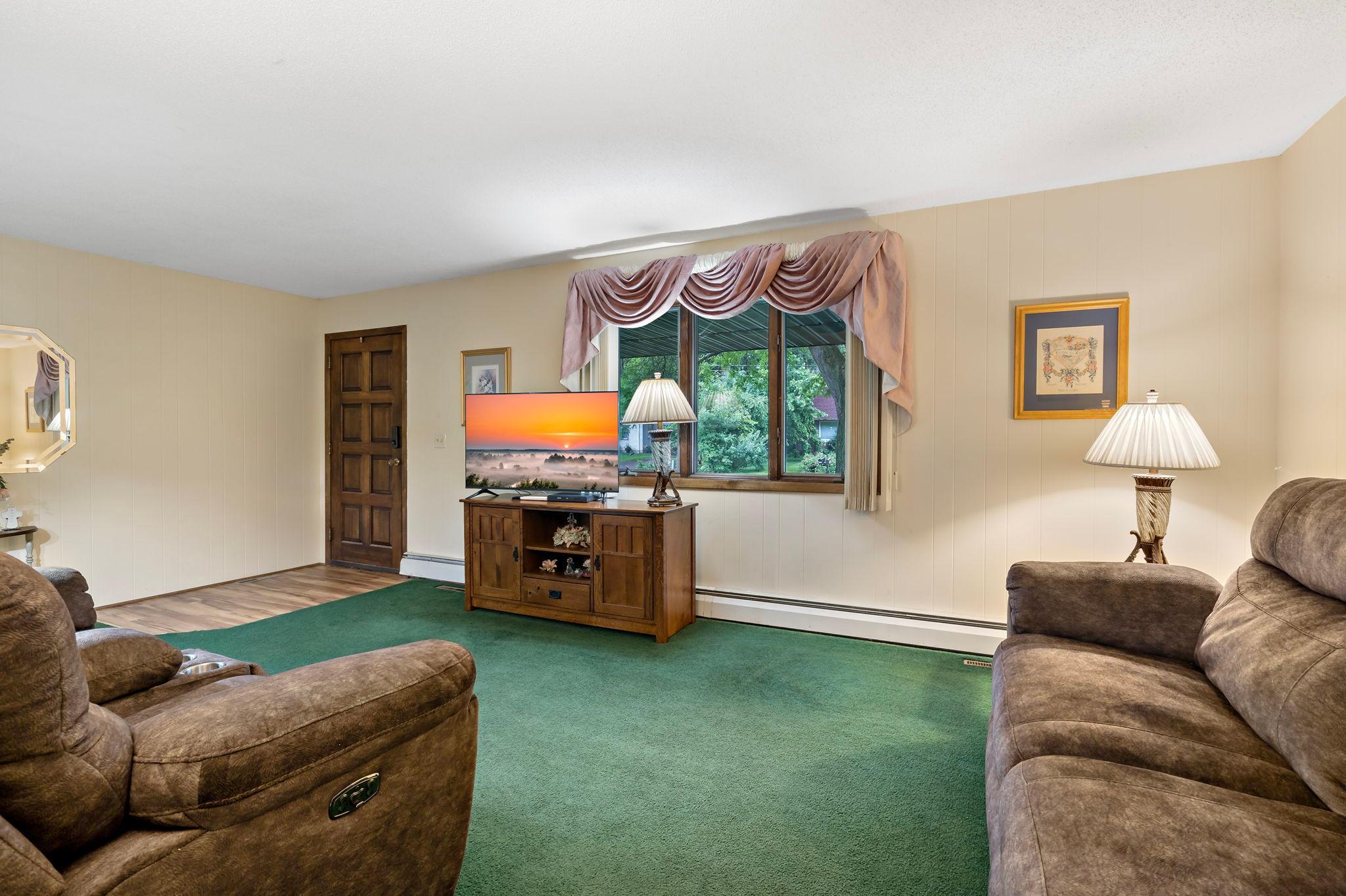 2217 Ripley Avenue Maplewood, MN 55109 - Photo 7 of 48